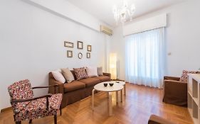 Elegant Koukaki Apartment By Cloudkeys